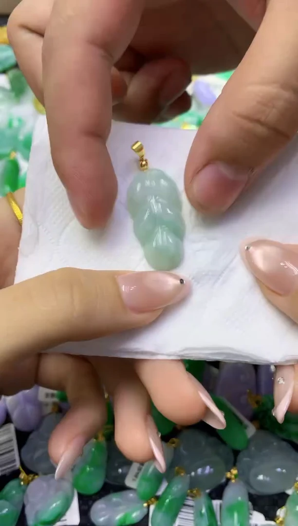 颈饰未镶嵌翡翠天然缅甸翡翠A货