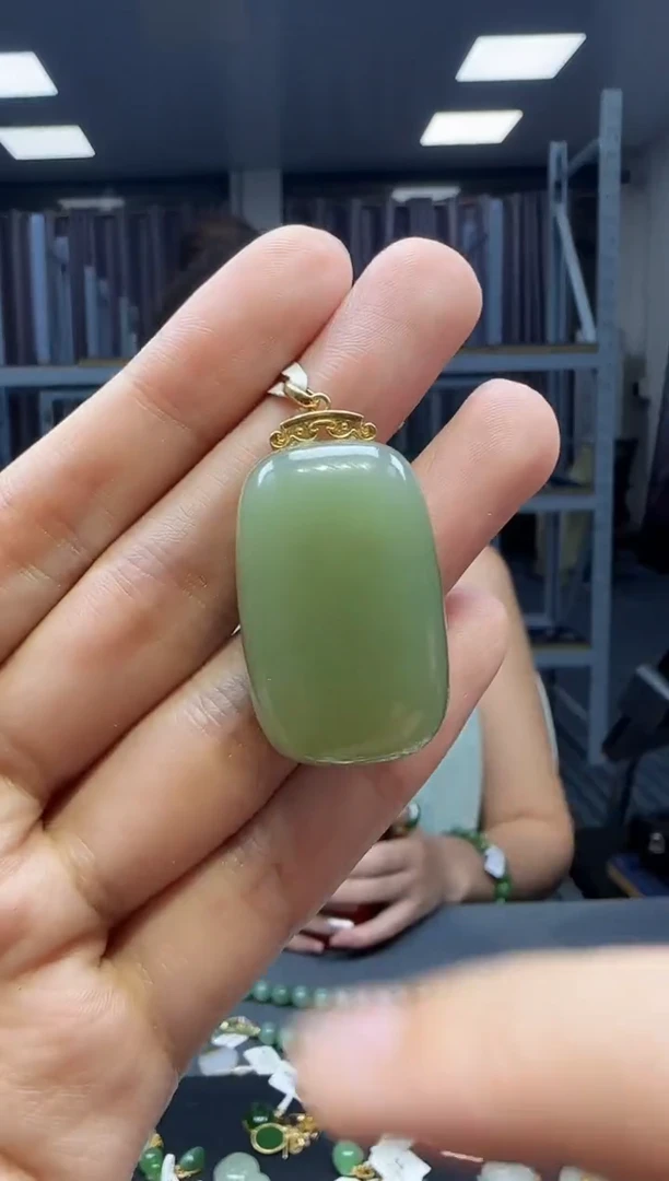 和田玉18K金镶嵌挂件1