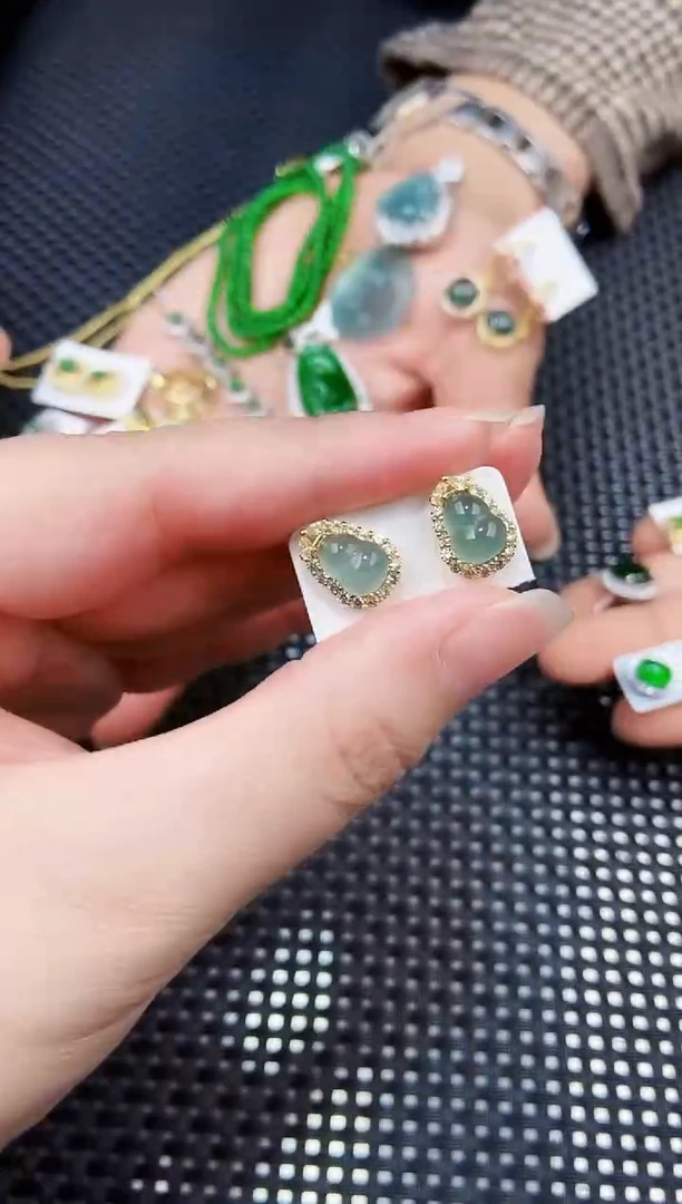 【闪购商品】翡翠耳饰未镶嵌11111111