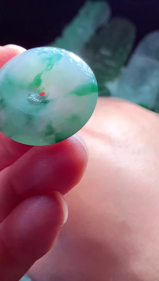 未镶嵌定制翡翠怡*?翡翠毛货定制