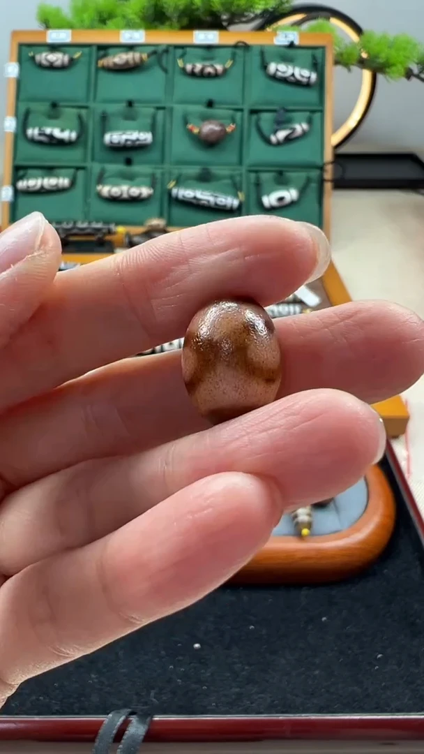 玛瑙/玉髓（覆膜）颈饰未镶嵌39.（微瑕随机发货）