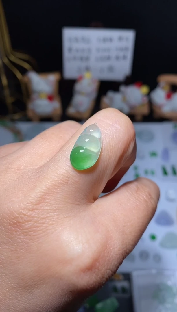 未镶嵌定制翡翠福豆