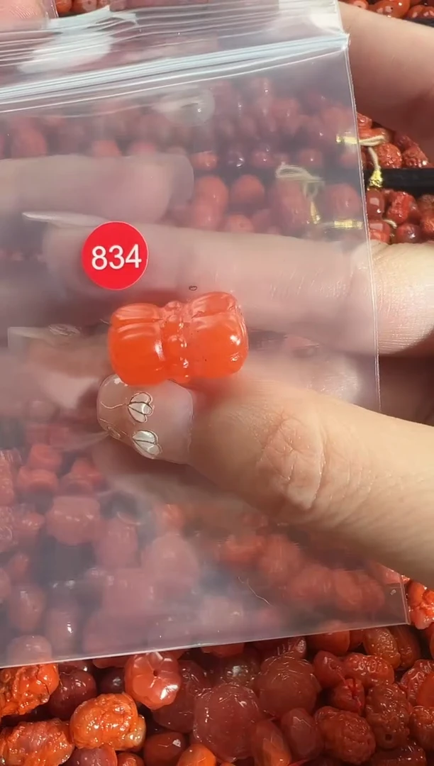 颈饰未镶嵌南红玛瑙1