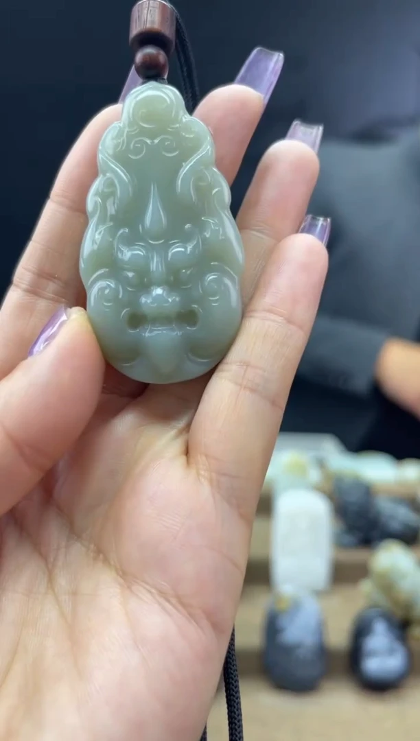 颈饰未镶嵌和田玉1