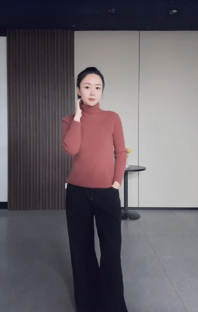 1028-08   女款气质时尚百搭保暖浣熊绒针织衫  T  2503