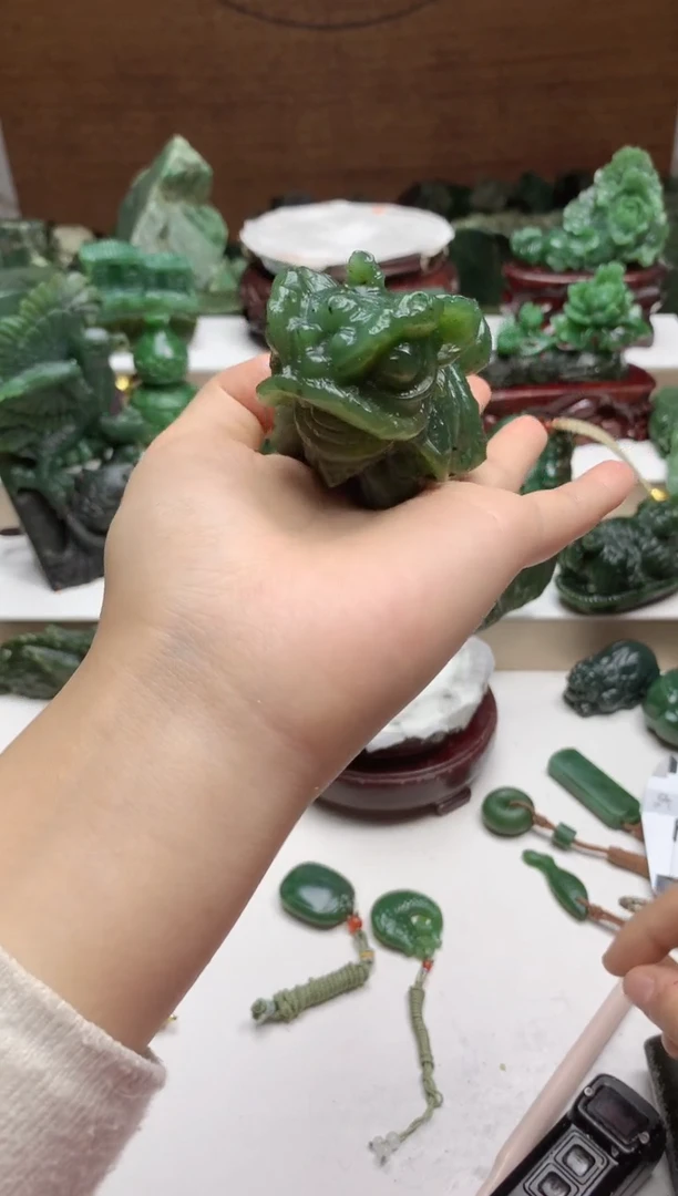 未镶嵌和田玉摆件2