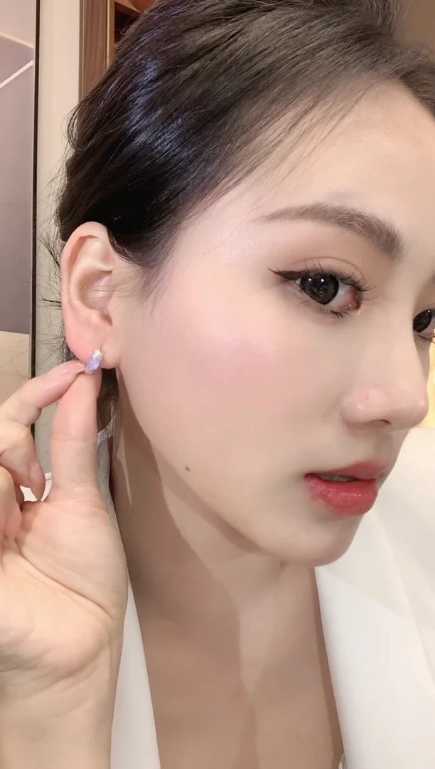 【闪购商品】翡翠耳饰18K金镶嵌C26一对