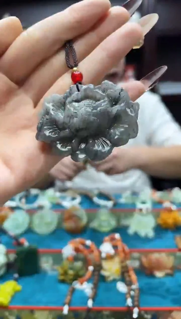 未镶嵌岫玉吊坠·