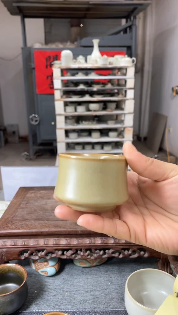 【闪购商品】瓷片79试釉米黄马蹄杯