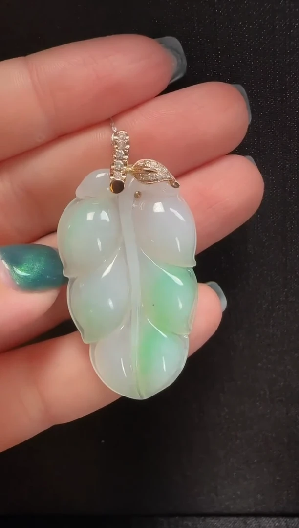 【闪购商品】翡翠颈饰18K金镶嵌016叶子一个