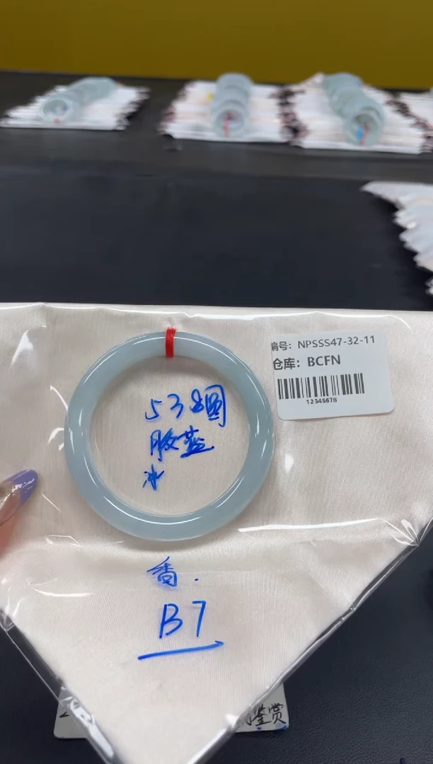 未镶嵌手镯翡翠翡翠手镯