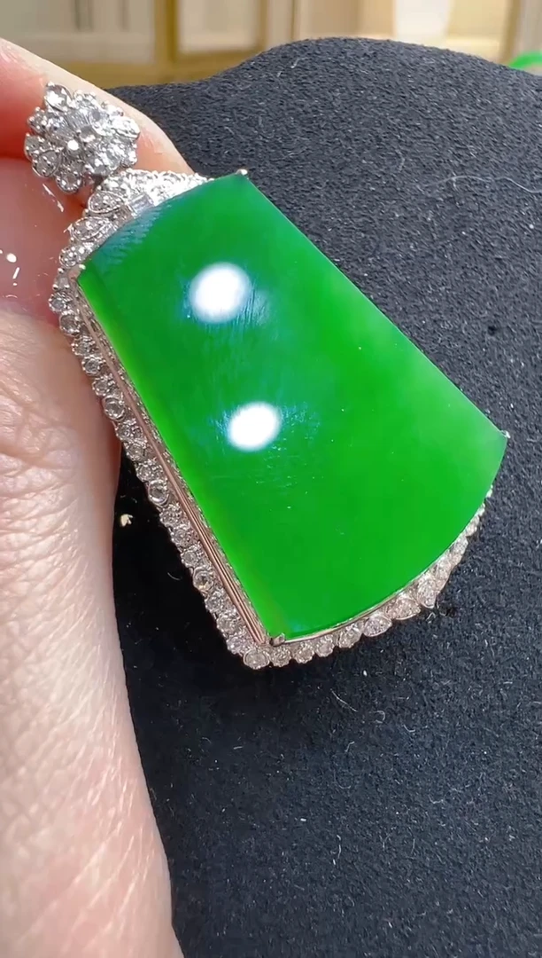 【闪购商品】翡翠吊坠(不含链)18K金镶嵌多样性发货拍一发一