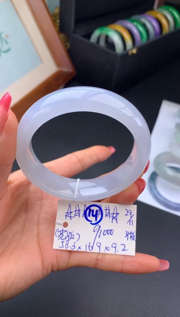 未镶嵌手镯翡翠假一赔三   手镯