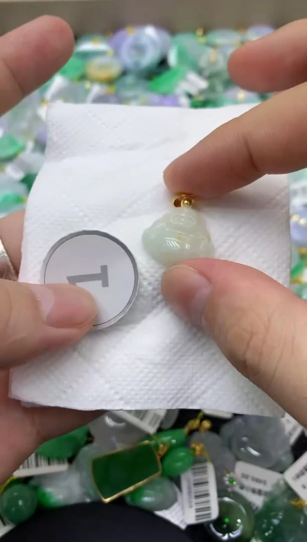 颈饰未镶嵌翡翠天然缅甸翡翠A货