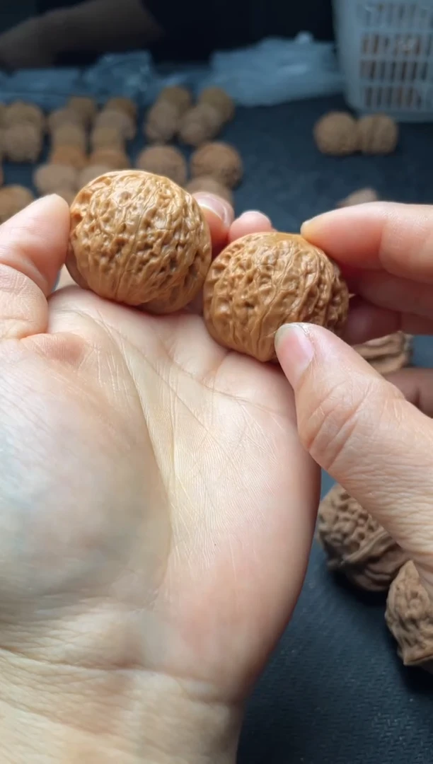 把件文玩核桃w145  铁锤37尺