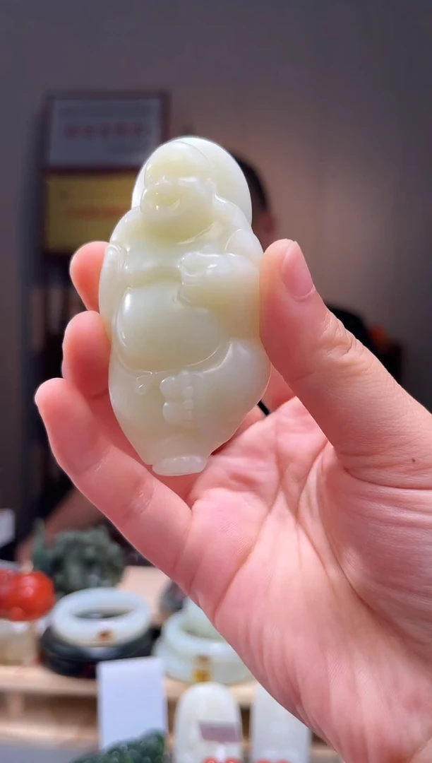 颈饰未镶嵌和田玉媛**杰手把件