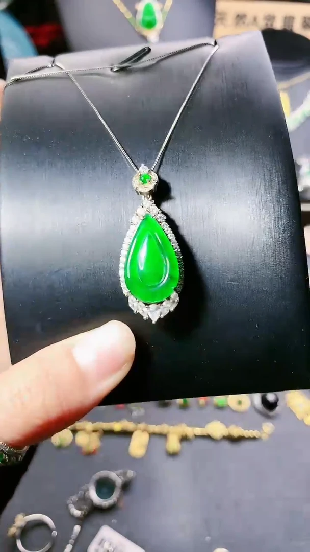 【闪购商品】翡翠吊坠(赠链)银S925镶嵌吊坠