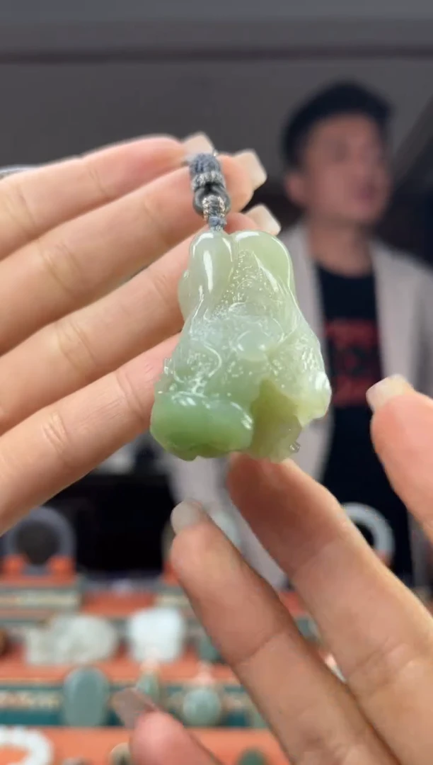 颈饰未镶嵌和田玉佩佩