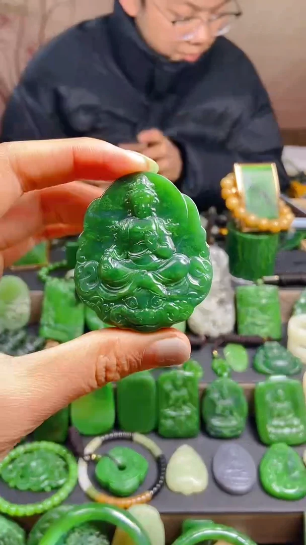 颈饰未镶嵌和田玉1