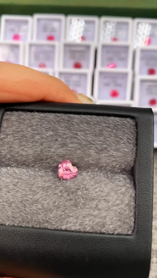 未镶嵌裸石定制尖晶石用****6心型 粉色调 1.18ct