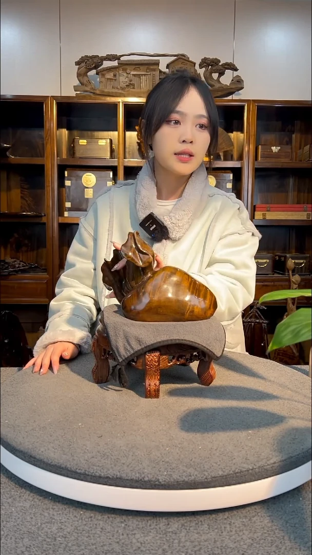 【闪购商品】金丝楠木雕满花钱袋