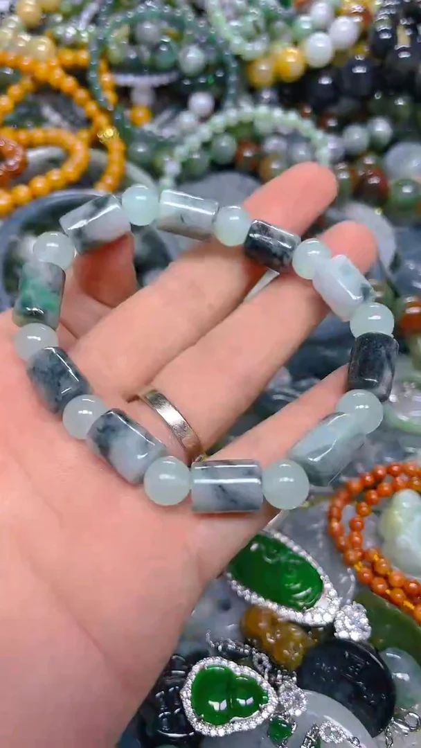 颈饰未镶嵌翡翠8mm/ T /翡翠A货,一件也是批发价