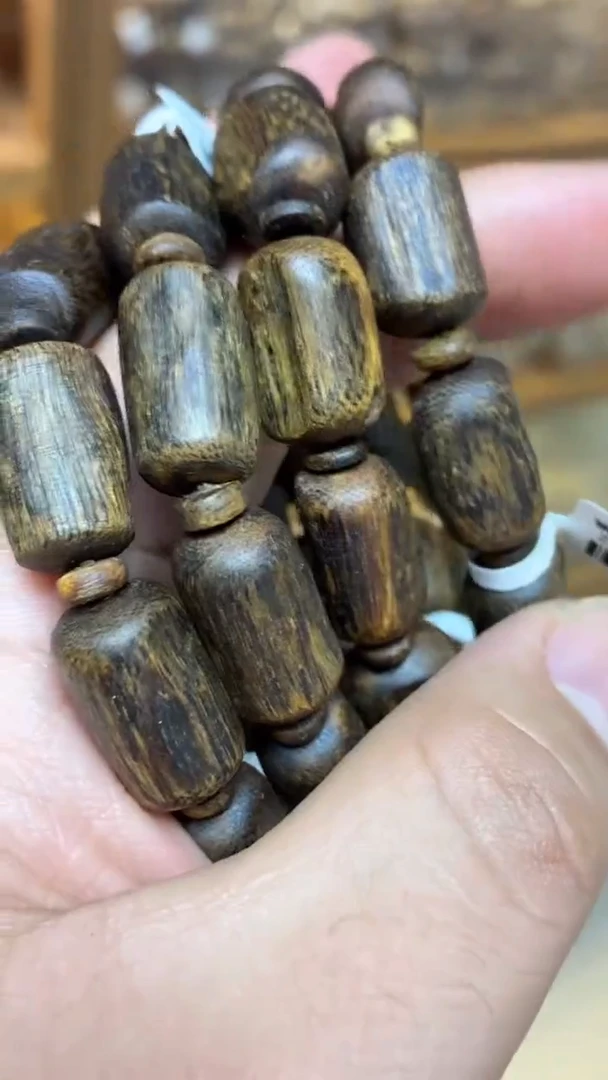沉香手串 海南红金猊随型单圈沉水多样性发其一