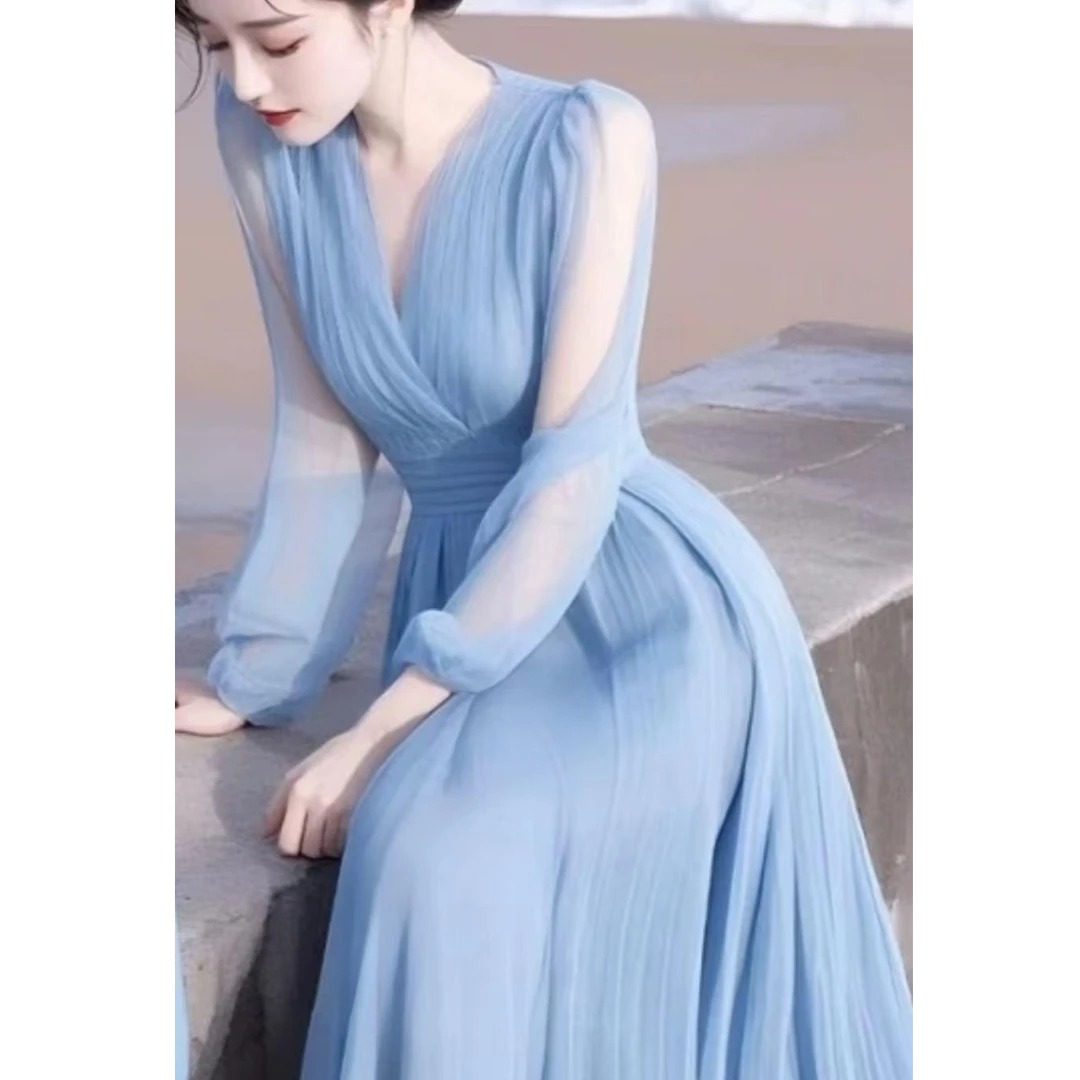 沙滩海边度假蓝色连衣裙2025春季新款温柔风气质百搭舒适长裙8662