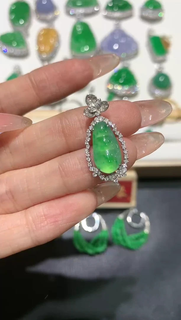 【闪购商品】翡翠吊坠(不含链)18K金镶嵌团购3