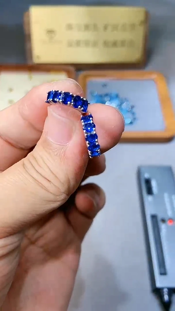 【闪购商品】蓝宝石耳饰银S925镶嵌354