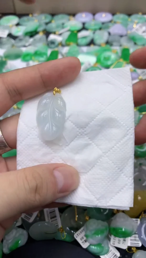 颈饰未镶嵌翡翠天然缅甸翡翠A货