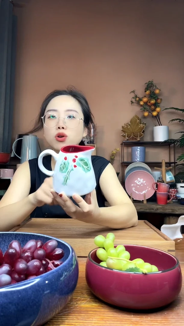 陶瓷0300左右容量手绘小奶壶 微瑕疵