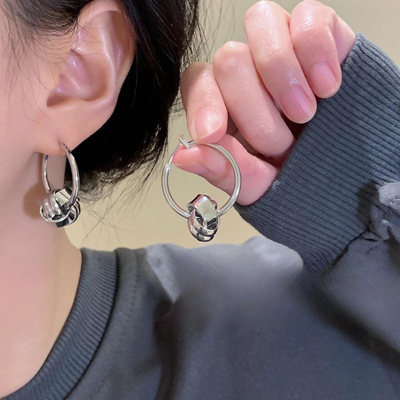合金无非金属耳饰 冷淡风金属打结耳圈女轻奢高级感圆圈耳新款