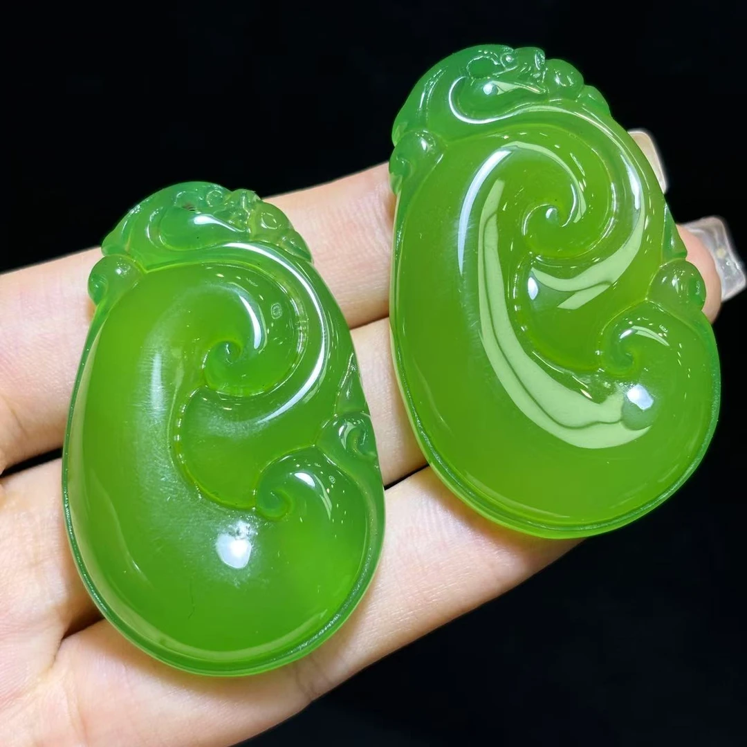 S8242-通天玉宗绿玛瑙如意吊坠-配绳子-送礼佳品-多样性发一件