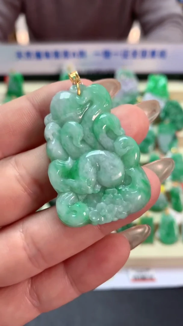 【闪购商品】翡翠吊坠(不含链)18K金镶嵌挂件
