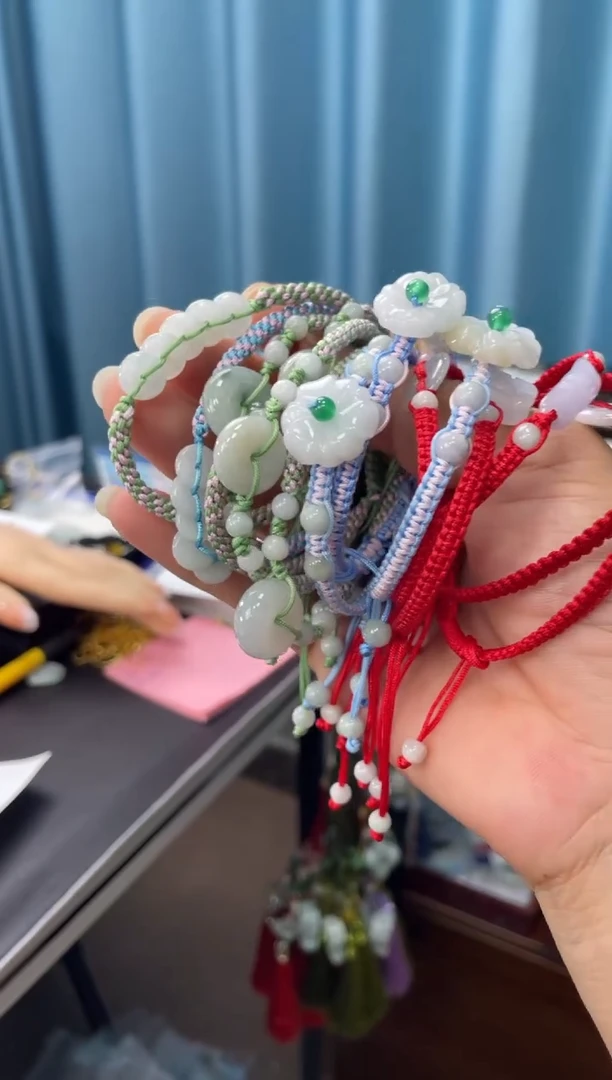 未镶嵌手绳翡翠默认包容 随机手绳不指定 多样性发其一