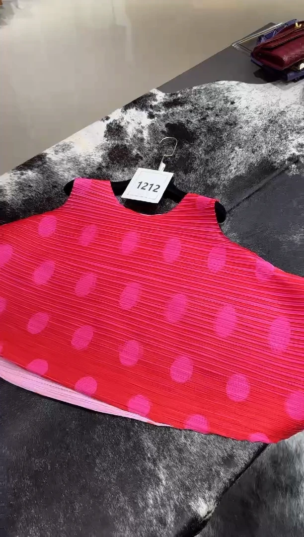 编号：1212孤品六本木上衣