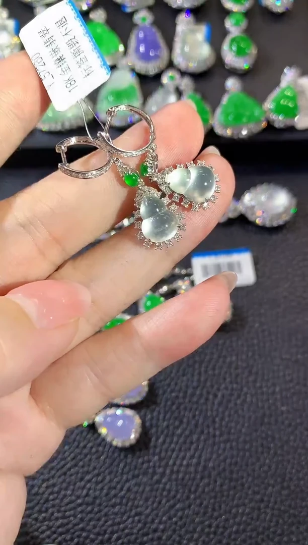 18K金镶嵌翡翠耳饰A131