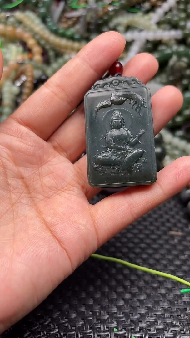 颈饰未镶嵌和田玉1