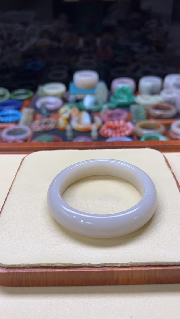 未镶嵌手镯石英质玉幽**人172