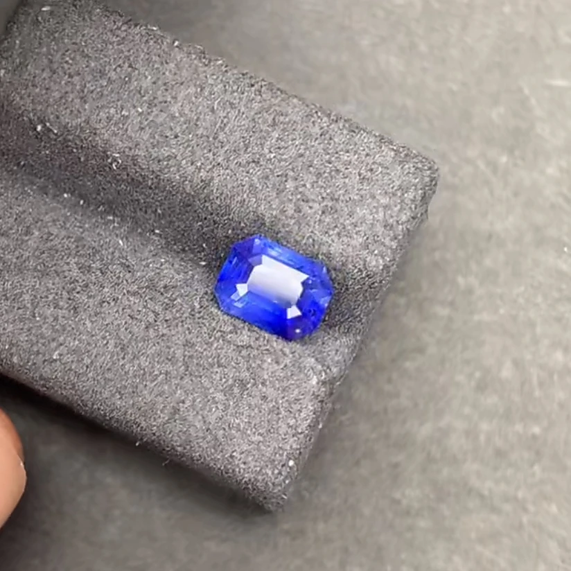1.2克拉皇家蓝蓝宝石裸石