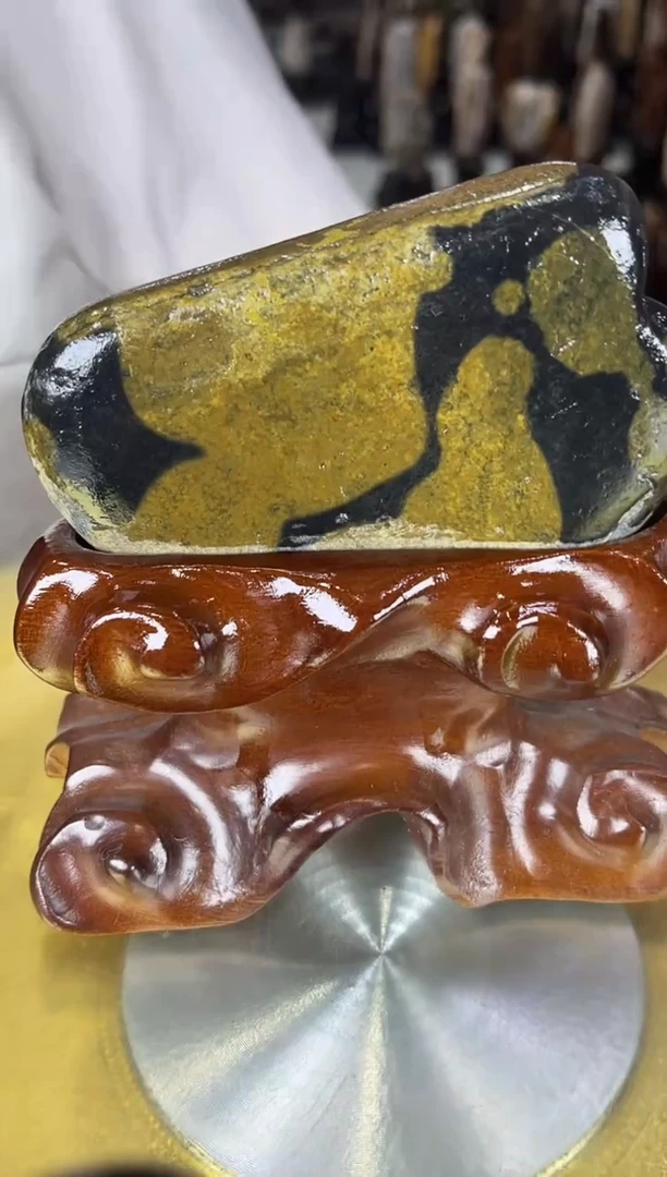 缅甸天然缅绿摆件