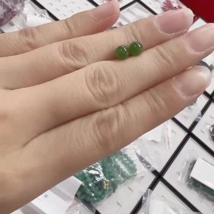 Gloire/古名【睿泽鉴宝】18K和田玉碧玉耳钉6mm E4396