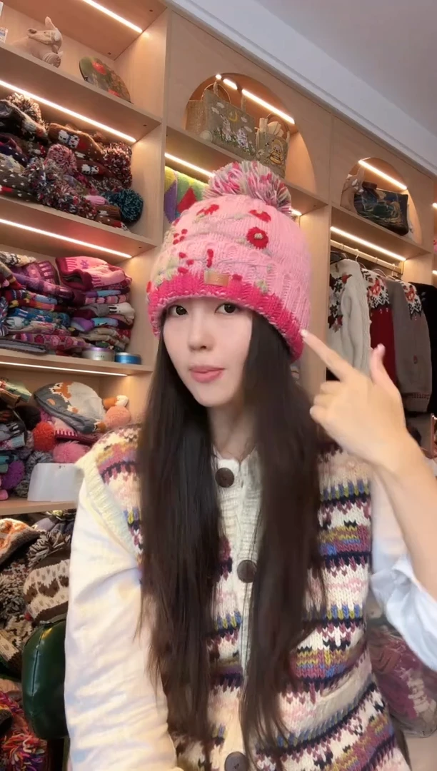 粉色刺绣花花帽