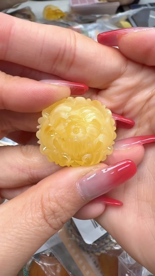 裸石琥珀未镶嵌如图