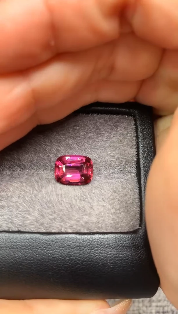 【闪购商品】定制尖晶石裸石未镶嵌枕型 紫霓虹色调 4.30ct