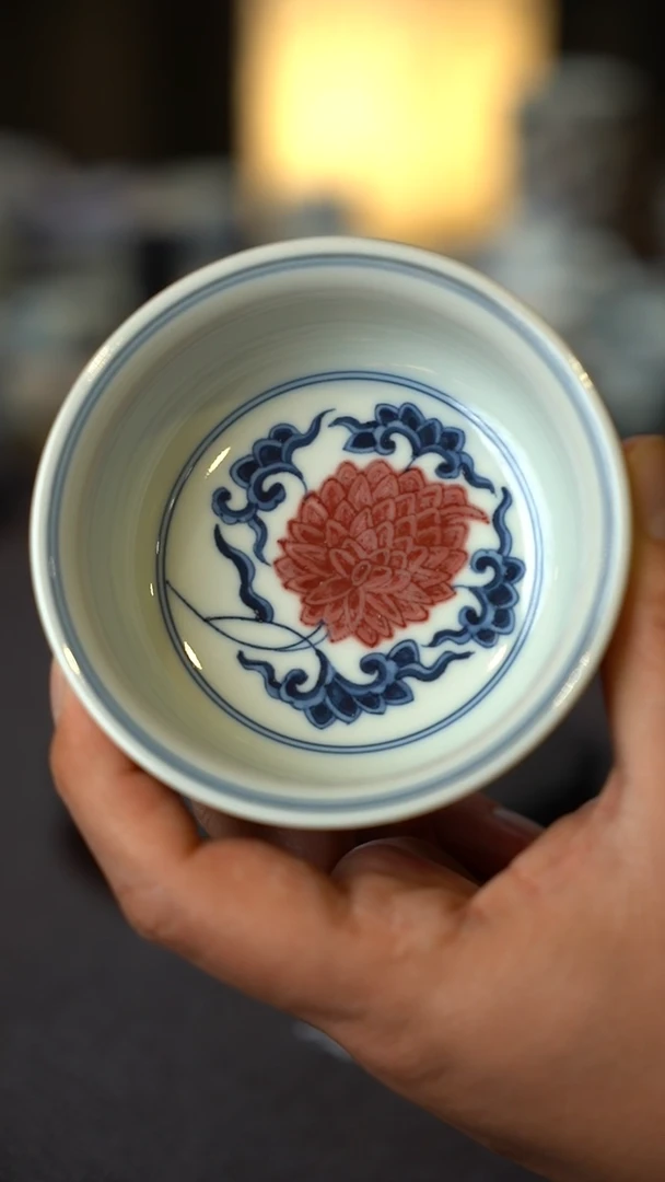 全手绘青花釉里红霸王菊大炉士杯