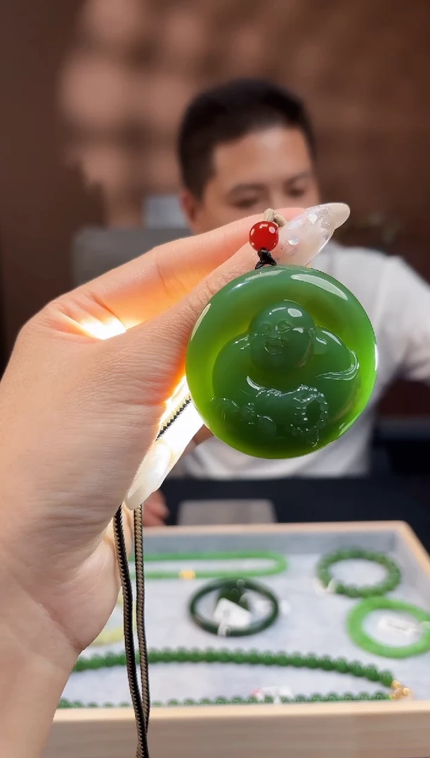 吊坠(赠链)未镶嵌和田玉碧玉粉绿 弥勒佛