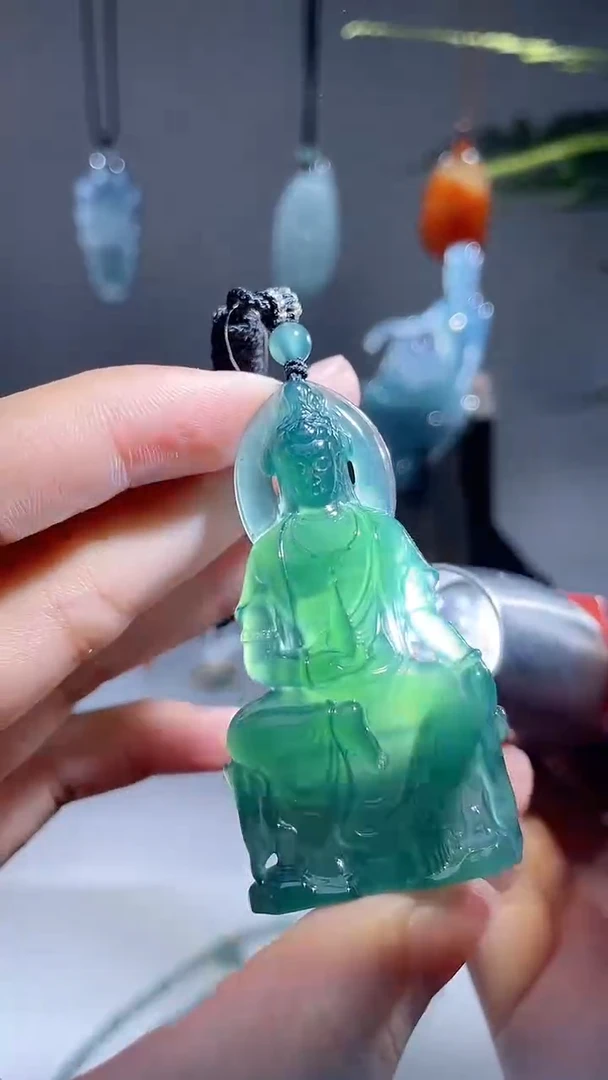 颈饰未镶嵌翡翠观音