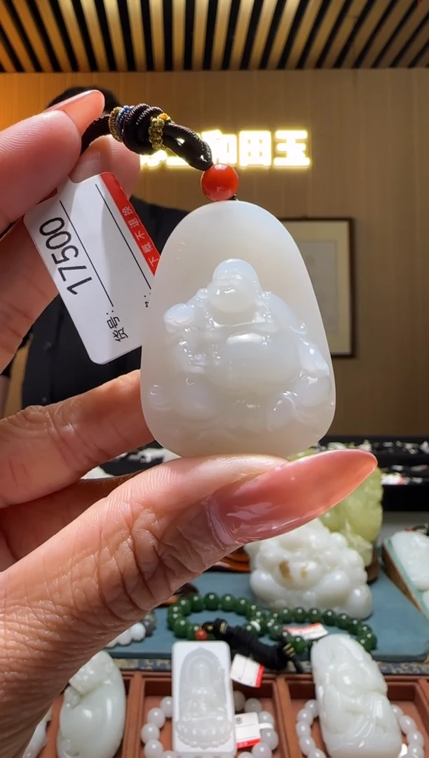 颈饰未镶嵌和田玉1